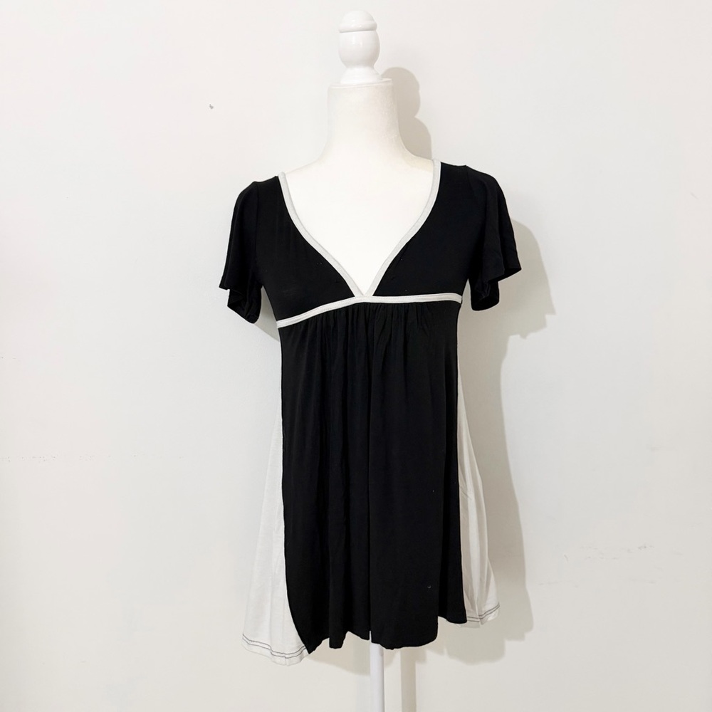 y2k japanese brand v neck black and white flowy top